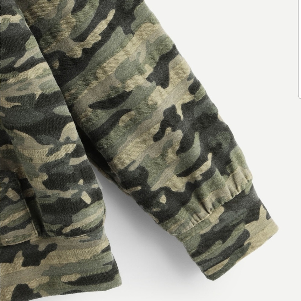 1 left Last Chance-Kangaroo Pocket Camo Pullover - Picture 2 of 5